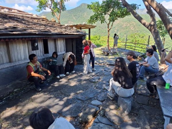 高雄大學推動原教扎根 師生夜宿老七佳　實地學習理解文化多樣性1